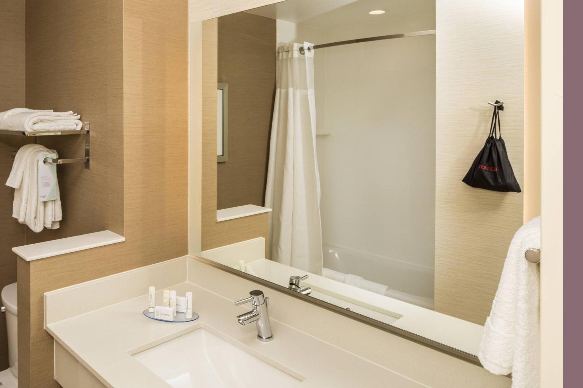 Fairfield Inn & Suites By Marriott Pittsburgh North/Mccandless Crossing McCandless Township Zewnętrze zdjęcie